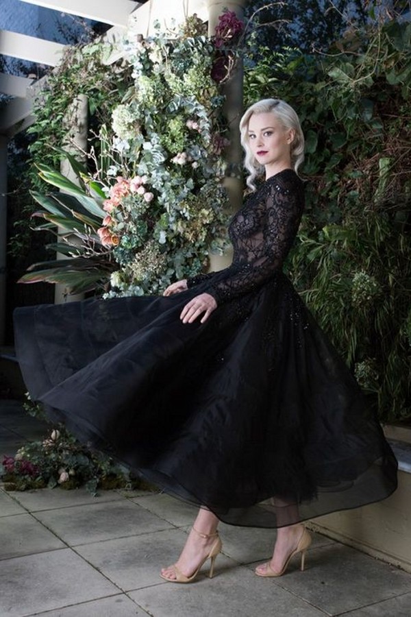 Classic Black Long Sleeves Tea-Length Bateau Wedding Dress with Appliques Lace