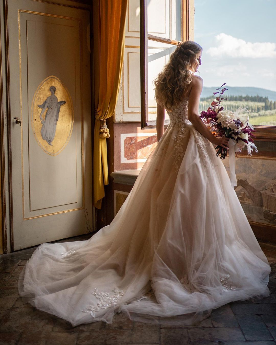 Amazing Backless Train A-Line Sweetheart Wedding Dress with Tulle Floral Lace