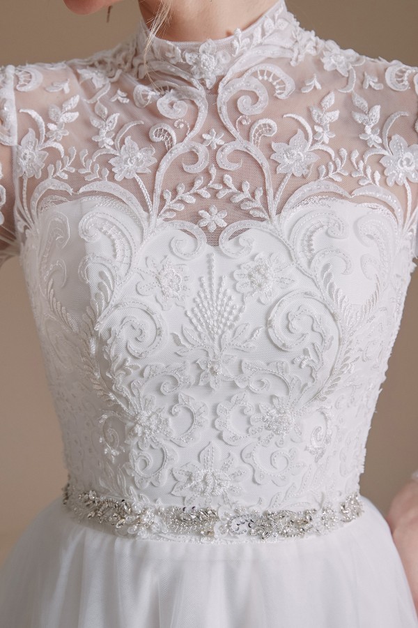 Luxury Long Sleeves A-Line High Neck Wedding Dress with Tulle Lace