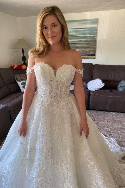 Elegant A-Line Off-the-Shoulder Lace Wedding Dress with Appliques Beads