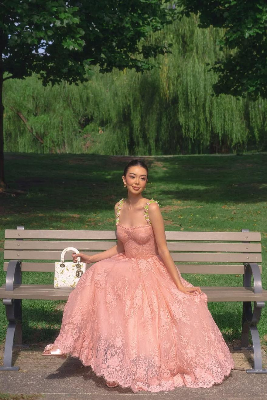 Straps Sweetheart Sleeveless Long Formal Dress With Lace Appliques