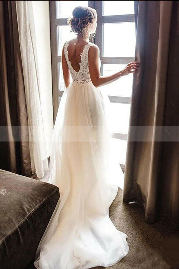 Chic V-Neck A-Line Backless Straps Wedding Dress with Lace Applique