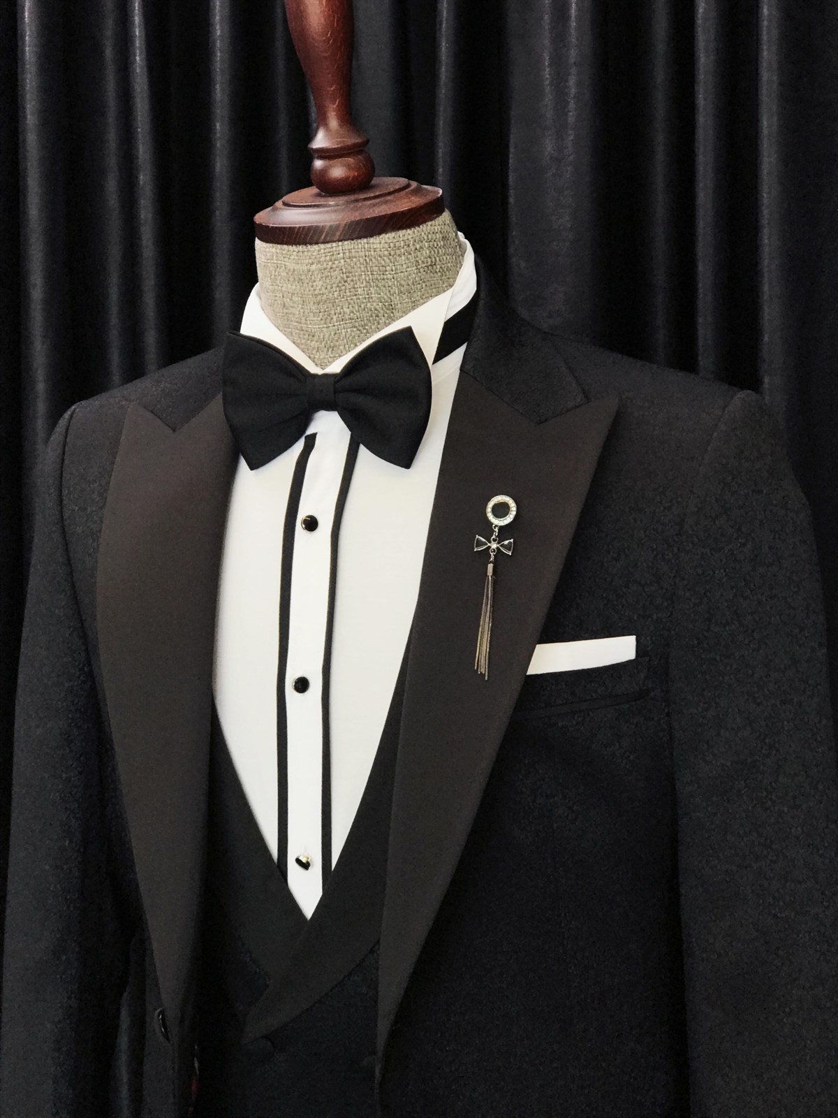 Newest Anthony Black Jacquard Three-Piece Peaked Lapel Wedding Men's Suits
