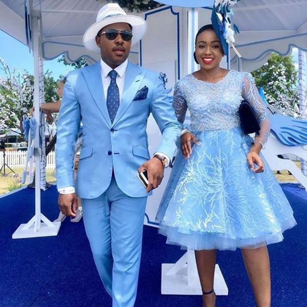 Stylish Slim Fit Blue Peaked Lapel Prom Attire for Guys with Two-Pieces