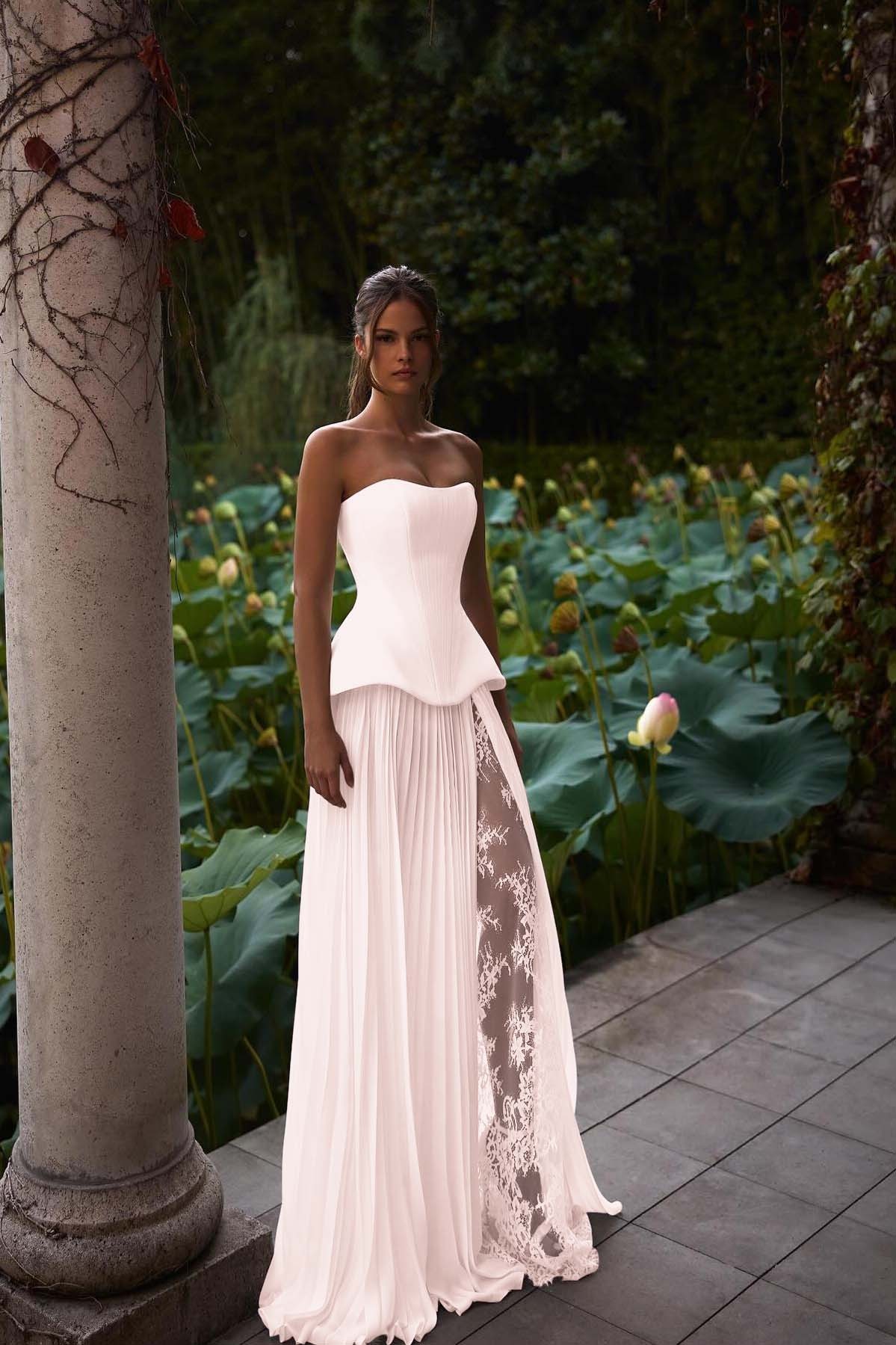 Strapless Sleeveless Long Formal Dress With Pleated Split Appliques