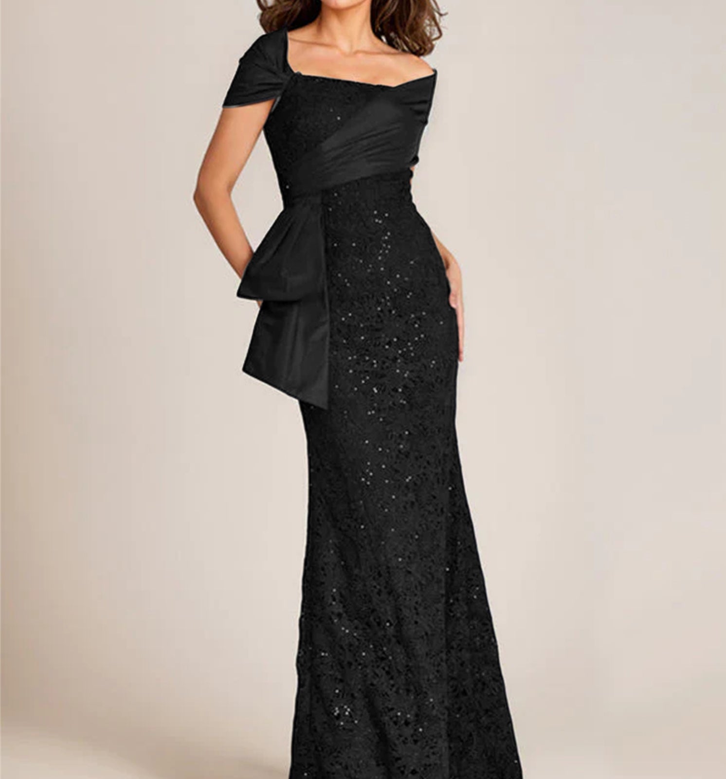 Off-the-Shoulder Lace Trumpet/Mermaid Mother of the Bride Dresses Featuring Applique & Beading