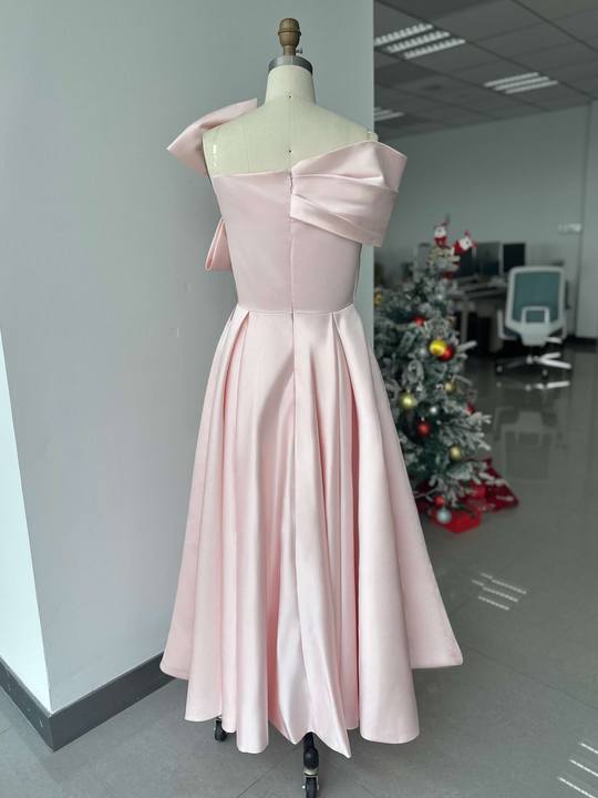 Sleeveless Off-the-Shoulder A-Line Princess Plus Size Mother of the Bride Ankle-Length Dress with Bow(s)