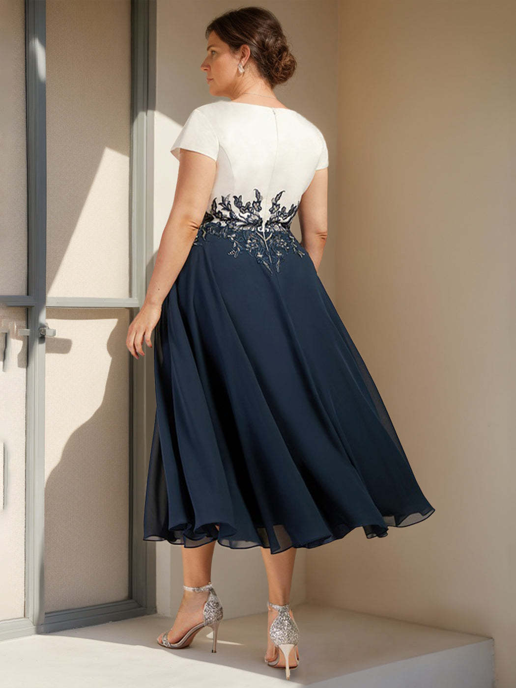 Plus Size Tea-Length Mother of the Bride Dress in A-Line/Princess Cut with V-Neck and Short Sleeves Featuring Lace