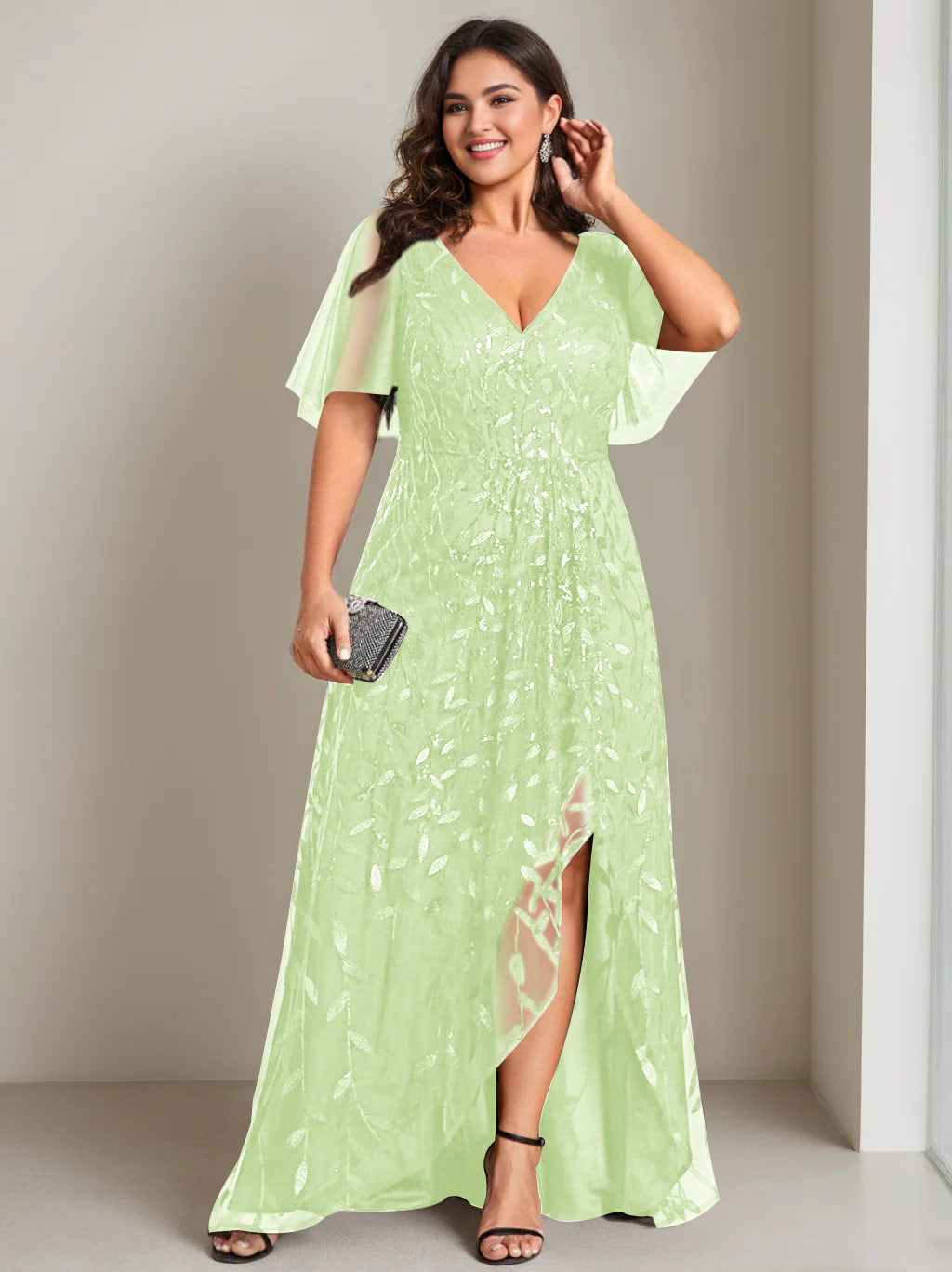Plus Size Asymmetrical A-Line Princess V-Neck Short Sleeve Mother of the Bride Dress with Sequins