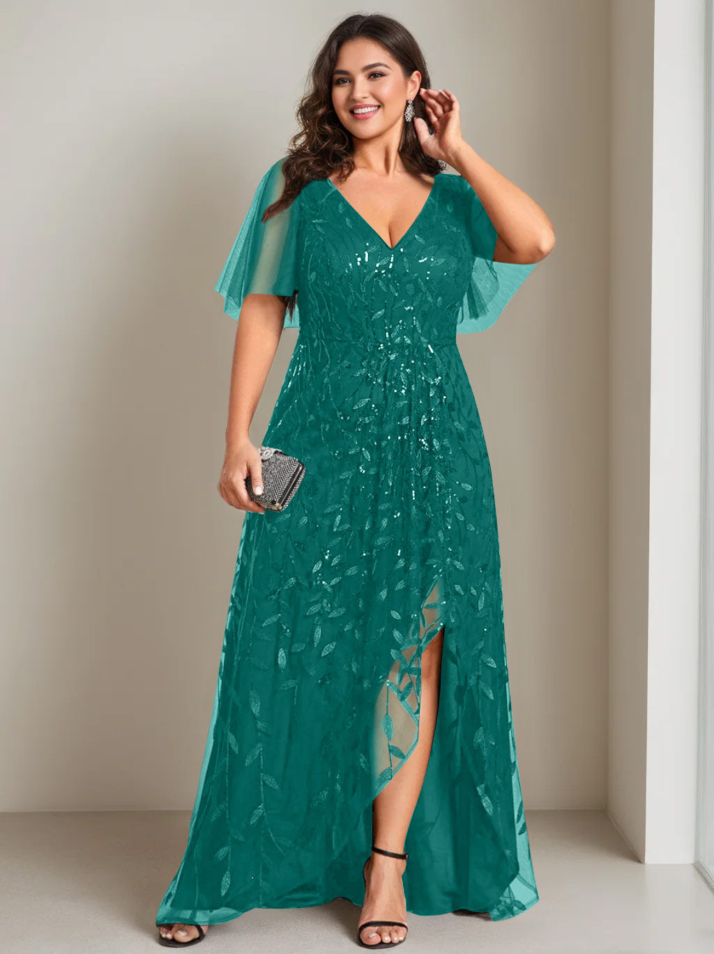 Plus Size Asymmetrical A-Line Princess V-Neck Short Sleeve Mother of the Bride Dress with Sequins