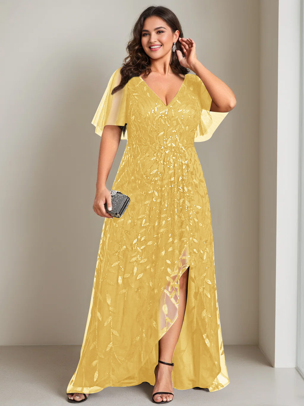 Plus Size Asymmetrical A-Line Princess V-Neck Short Sleeve Mother of the Bride Dress with Sequins