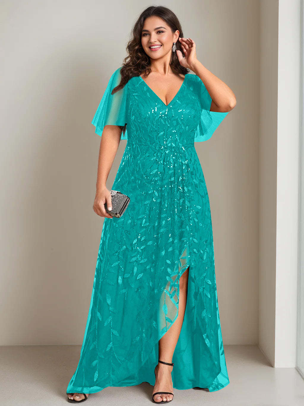 Plus Size Asymmetrical A-Line Princess V-Neck Short Sleeve Mother of the Bride Dress with Sequins