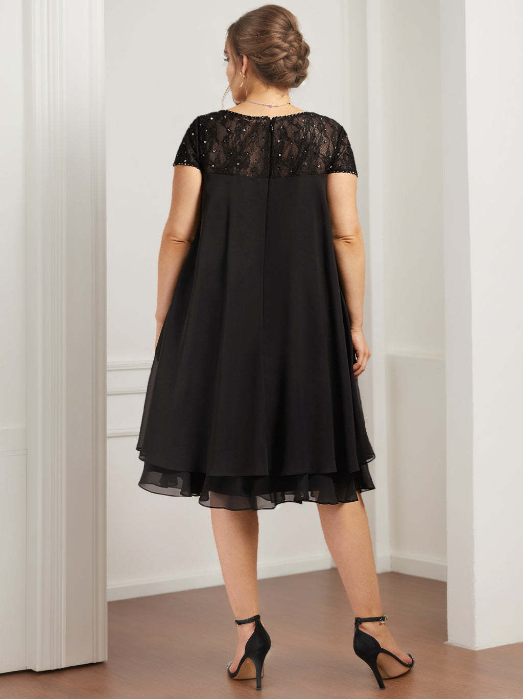 Short Sleeve Scoop Neck A-Line Princess Illusion Plus Size Mother of the Bride Knee-Length Beaded Dress with Sequins