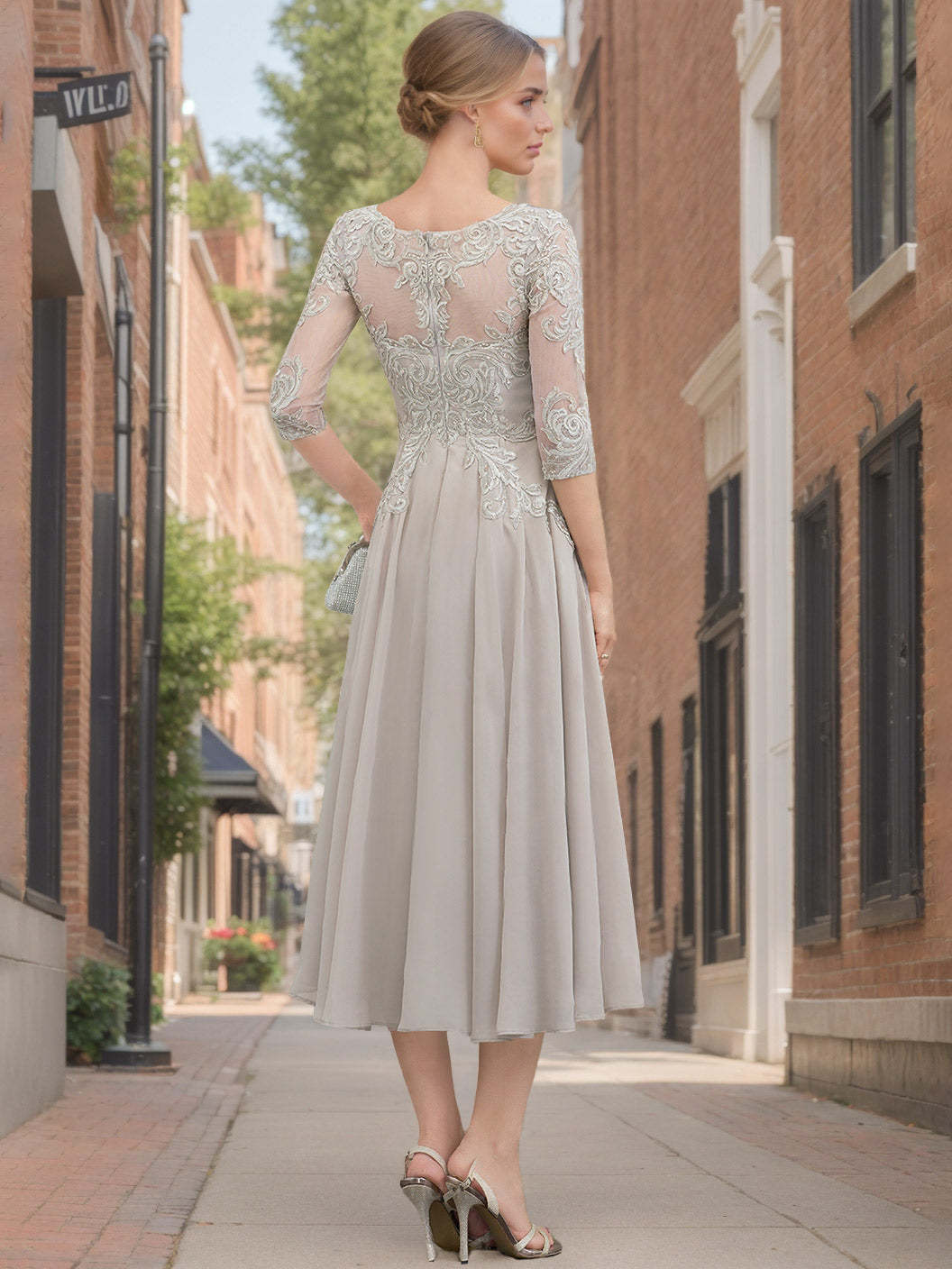 Princess A-Line Scoop Neck Tea-Length Mother of the Bride Dress with Lace and Appliques