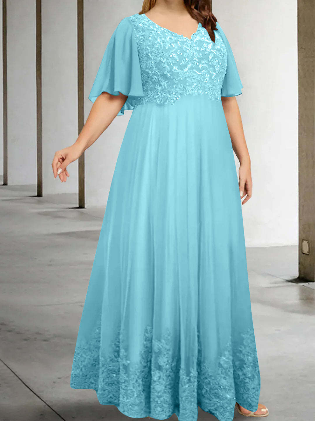 Plus Size V-Neck A-Line Princess Floor-Length Mother of the Bride Dress with Appliques and Half Sleeves