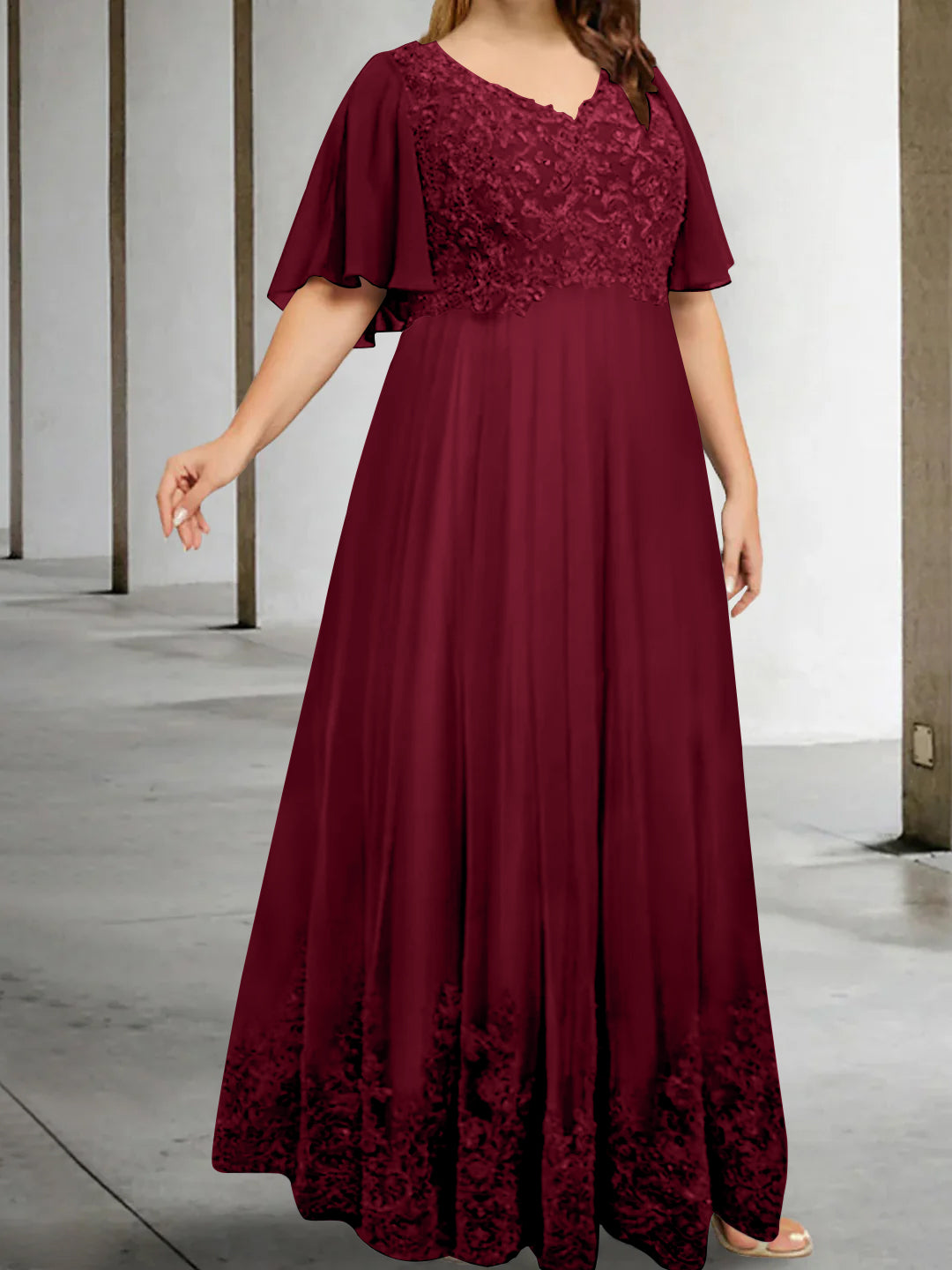 Plus Size V-Neck A-Line Princess Floor-Length Mother of the Bride Dress with Appliques and Half Sleeves