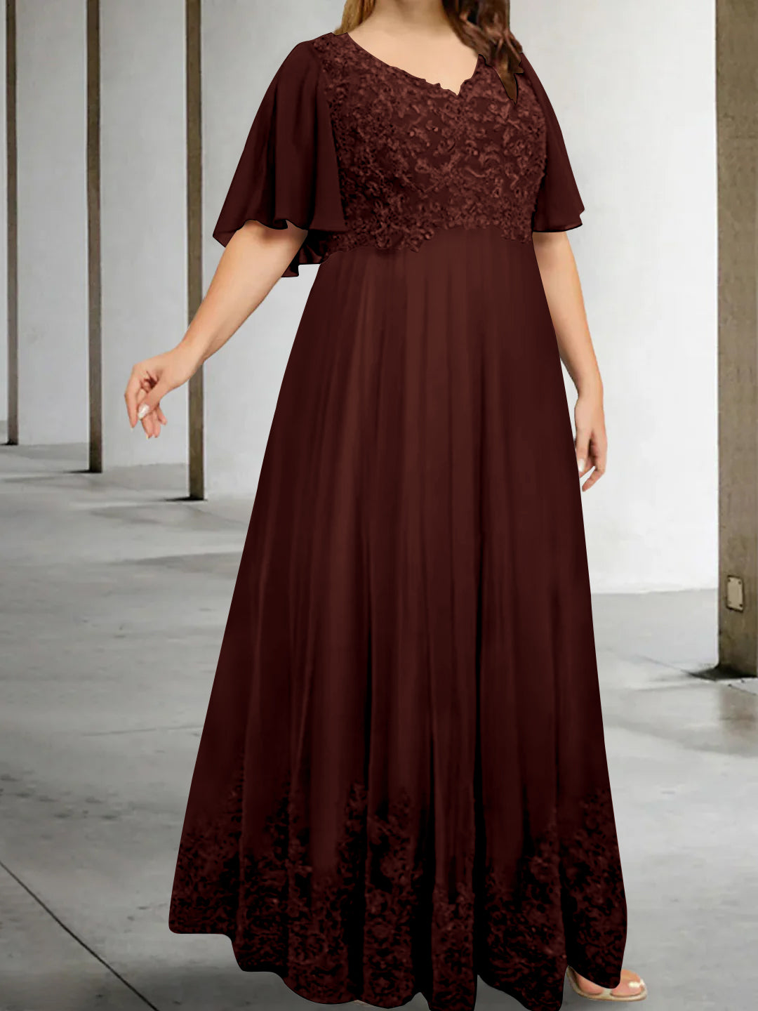 Plus Size V-Neck A-Line Princess Floor-Length Mother of the Bride Dress with Appliques and Half Sleeves