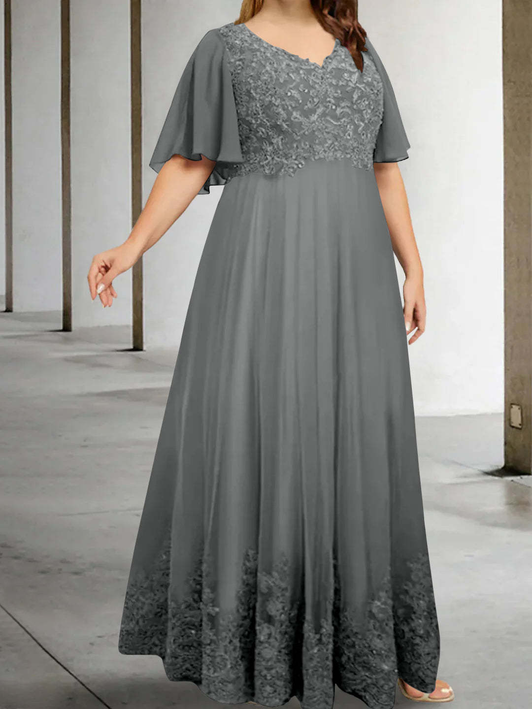 Plus Size V-Neck A-Line Princess Floor-Length Mother of the Bride Dress with Appliques and Half Sleeves
