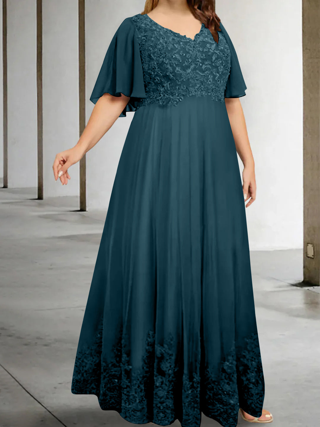Plus Size V-Neck A-Line Princess Floor-Length Mother of the Bride Dress with Appliques and Half Sleeves