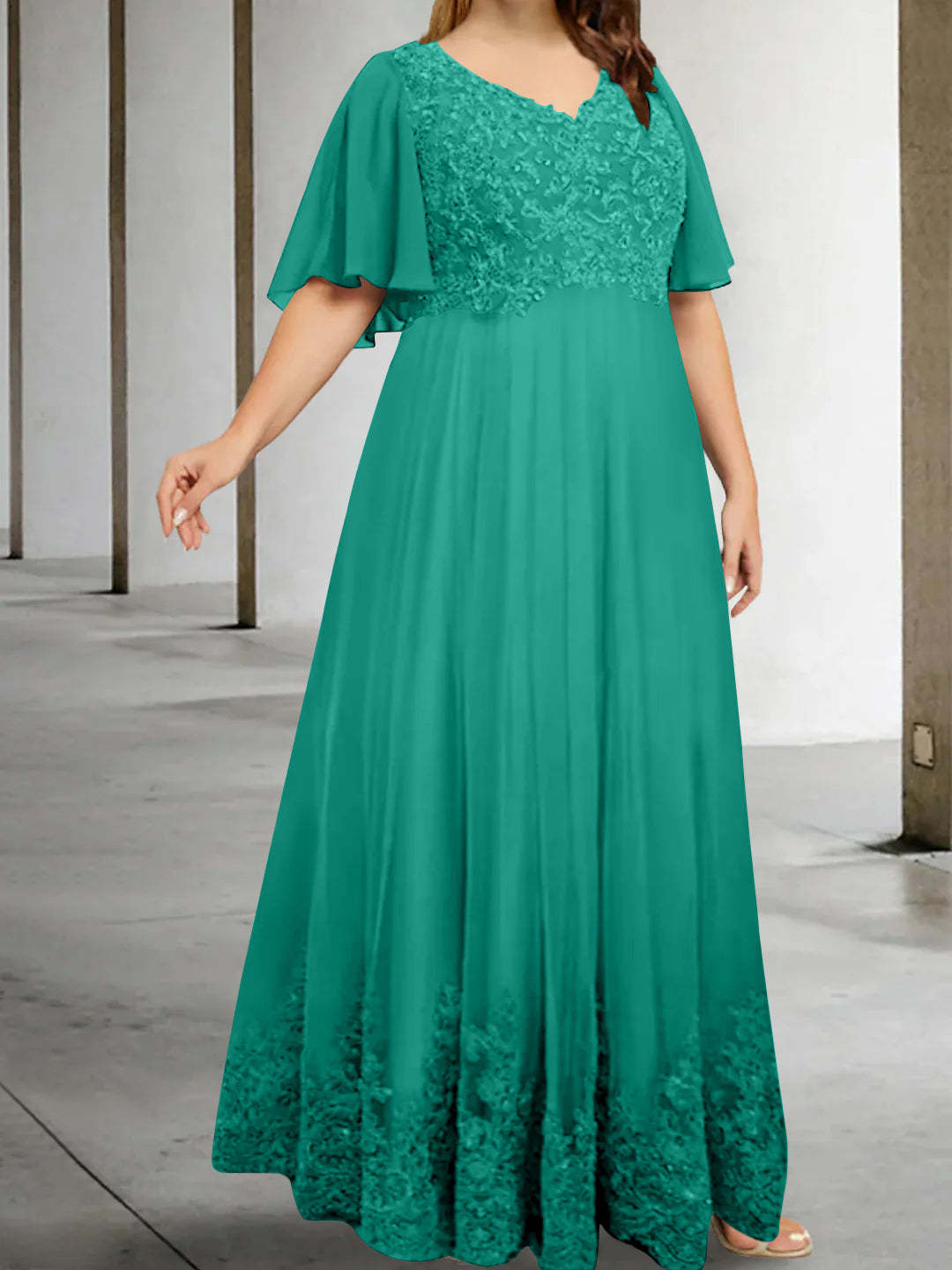 Plus Size V-Neck A-Line Princess Floor-Length Mother of the Bride Dress with Appliques and Half Sleeves