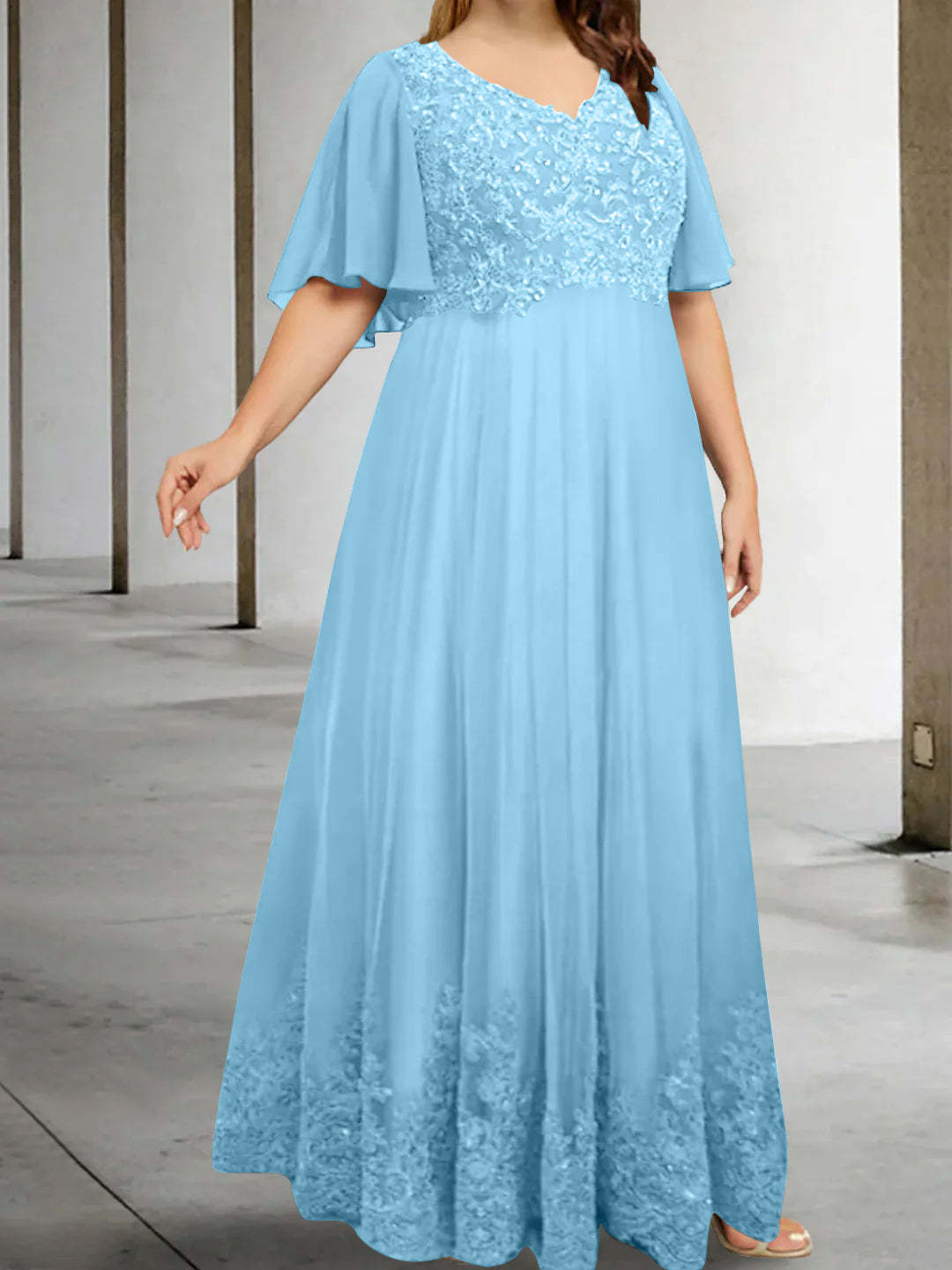 Plus Size V-Neck A-Line Princess Floor-Length Mother of the Bride Dress with Appliques and Half Sleeves