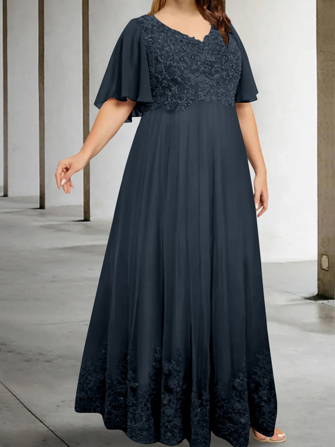 Plus Size V-Neck A-Line Princess Floor-Length Mother of the Bride Dress with Appliques and Half Sleeves