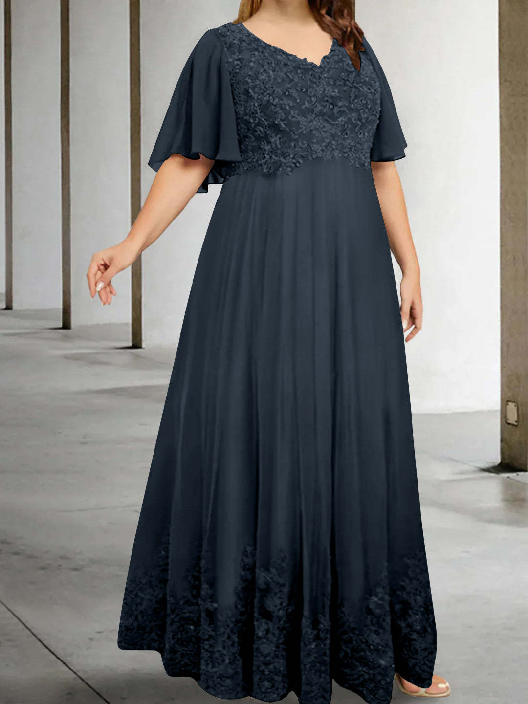 Plus Size V-Neck A-Line Princess Floor-Length Mother of the Bride Dress with Appliques and Half Sleeves