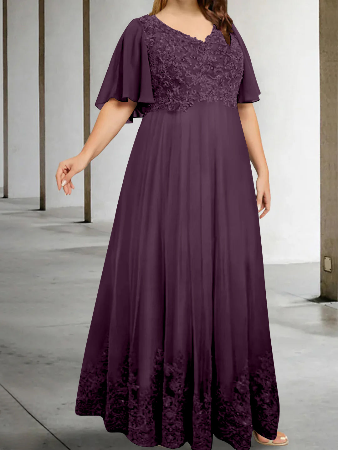 Plus Size V-Neck A-Line Princess Floor-Length Mother of the Bride Dress with Appliques and Half Sleeves
