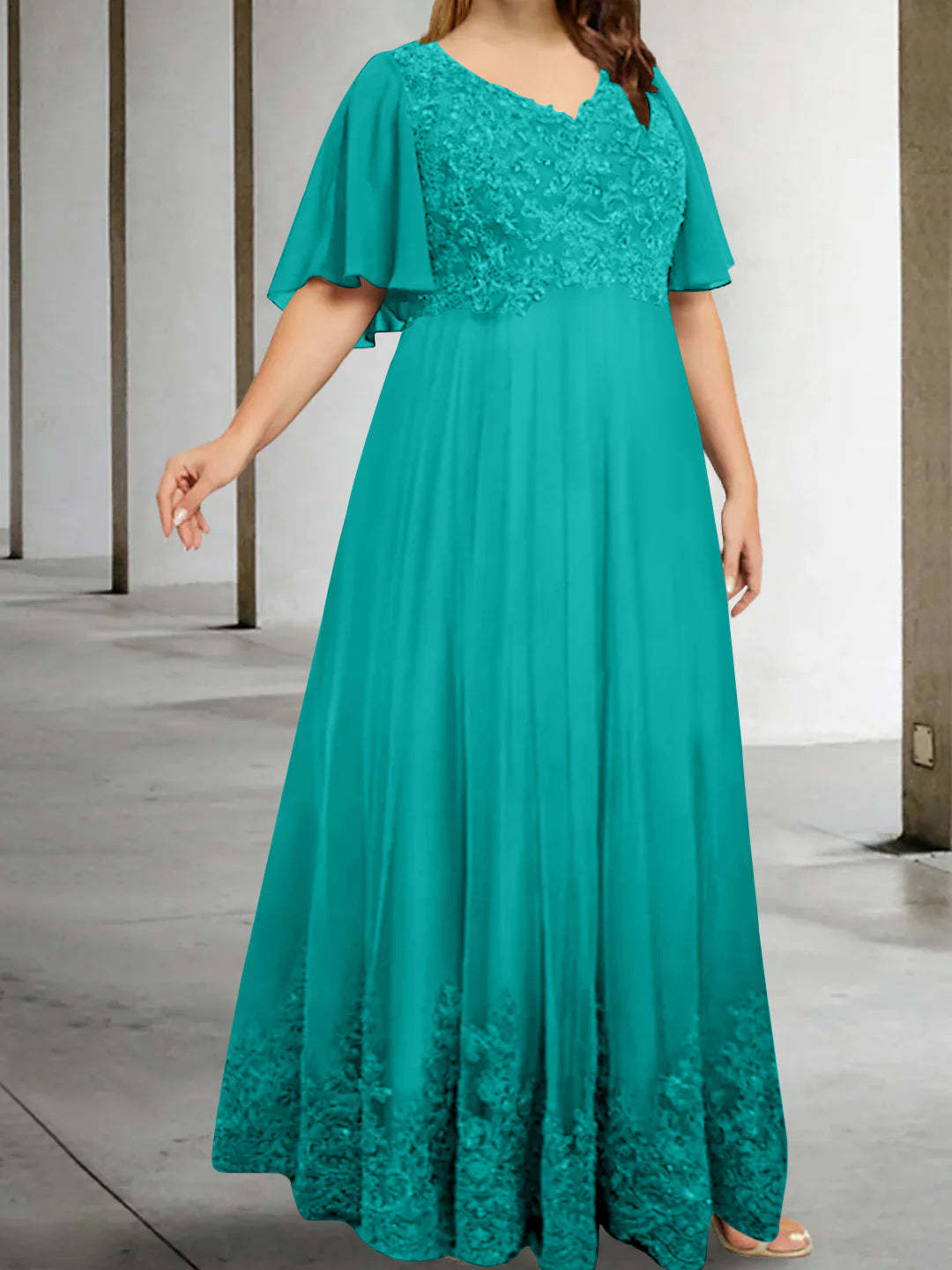 Plus Size V-Neck A-Line Princess Floor-Length Mother of the Bride Dress with Appliques and Half Sleeves