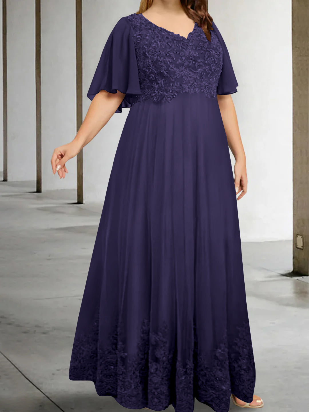 Plus Size V-Neck A-Line Princess Floor-Length Mother of the Bride Dress with Appliques and Half Sleeves