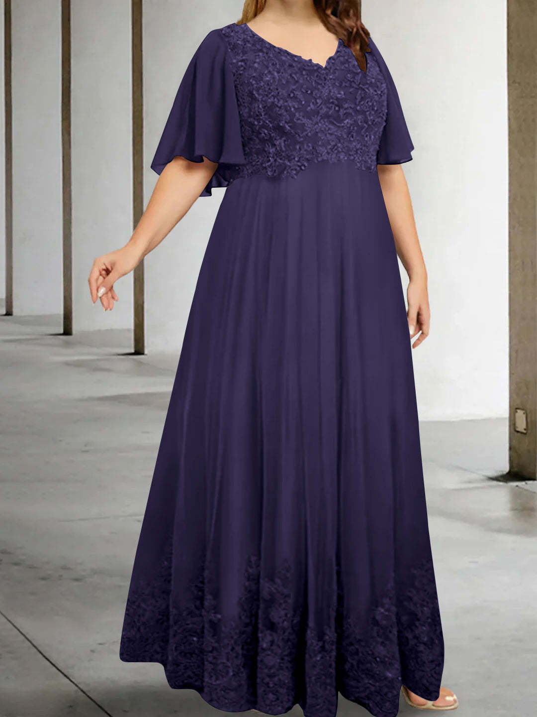 Plus Size V-Neck A-Line Princess Floor-Length Mother of the Bride Dress with Appliques and Half Sleeves