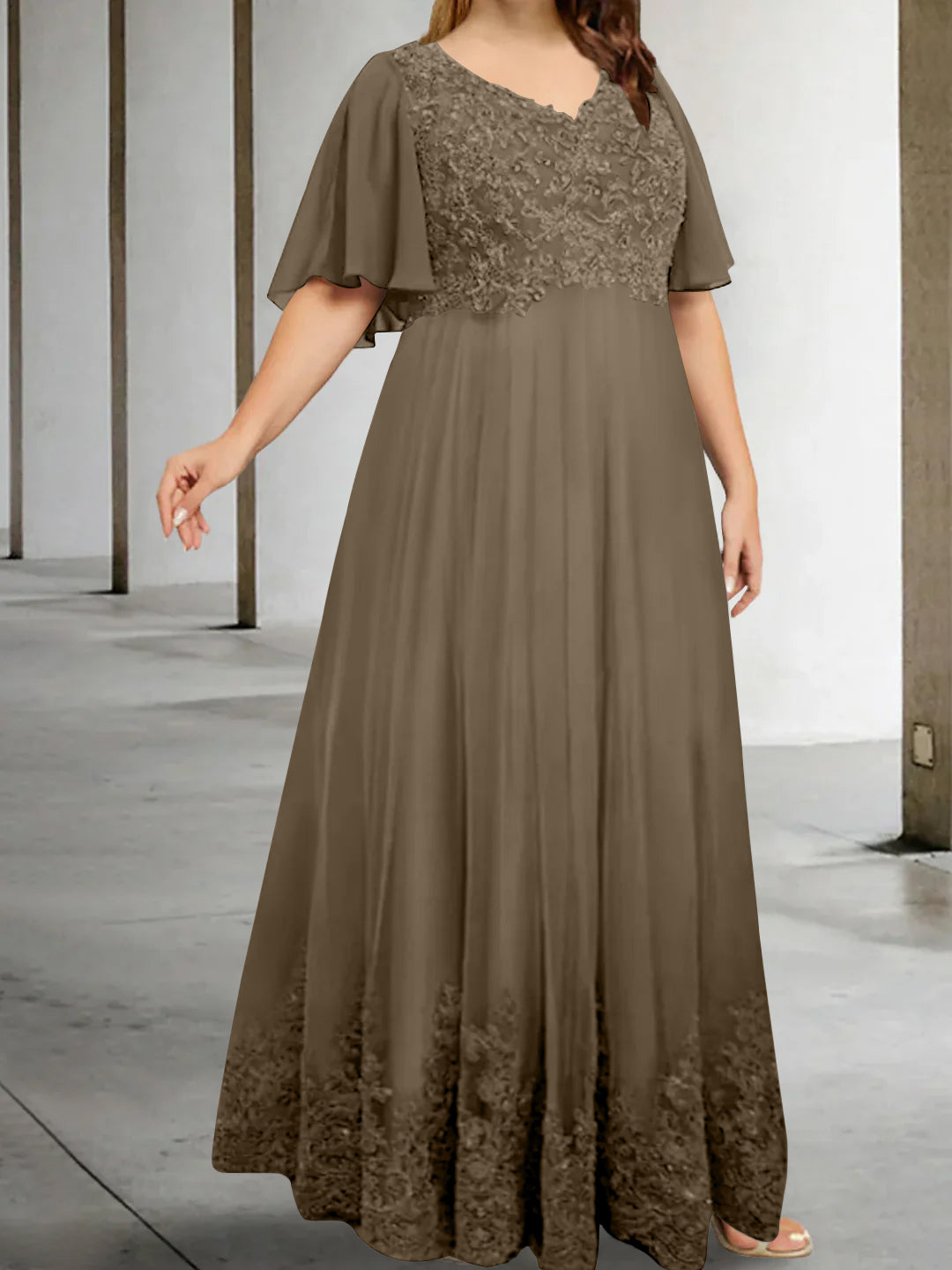Plus Size V-Neck A-Line Princess Floor-Length Mother of the Bride Dress with Appliques and Half Sleeves