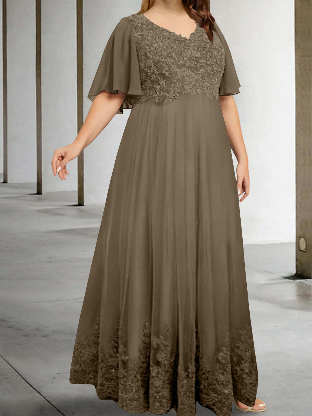 Plus Size V-Neck A-Line Princess Floor-Length Mother of the Bride Dress with Appliques and Half Sleeves