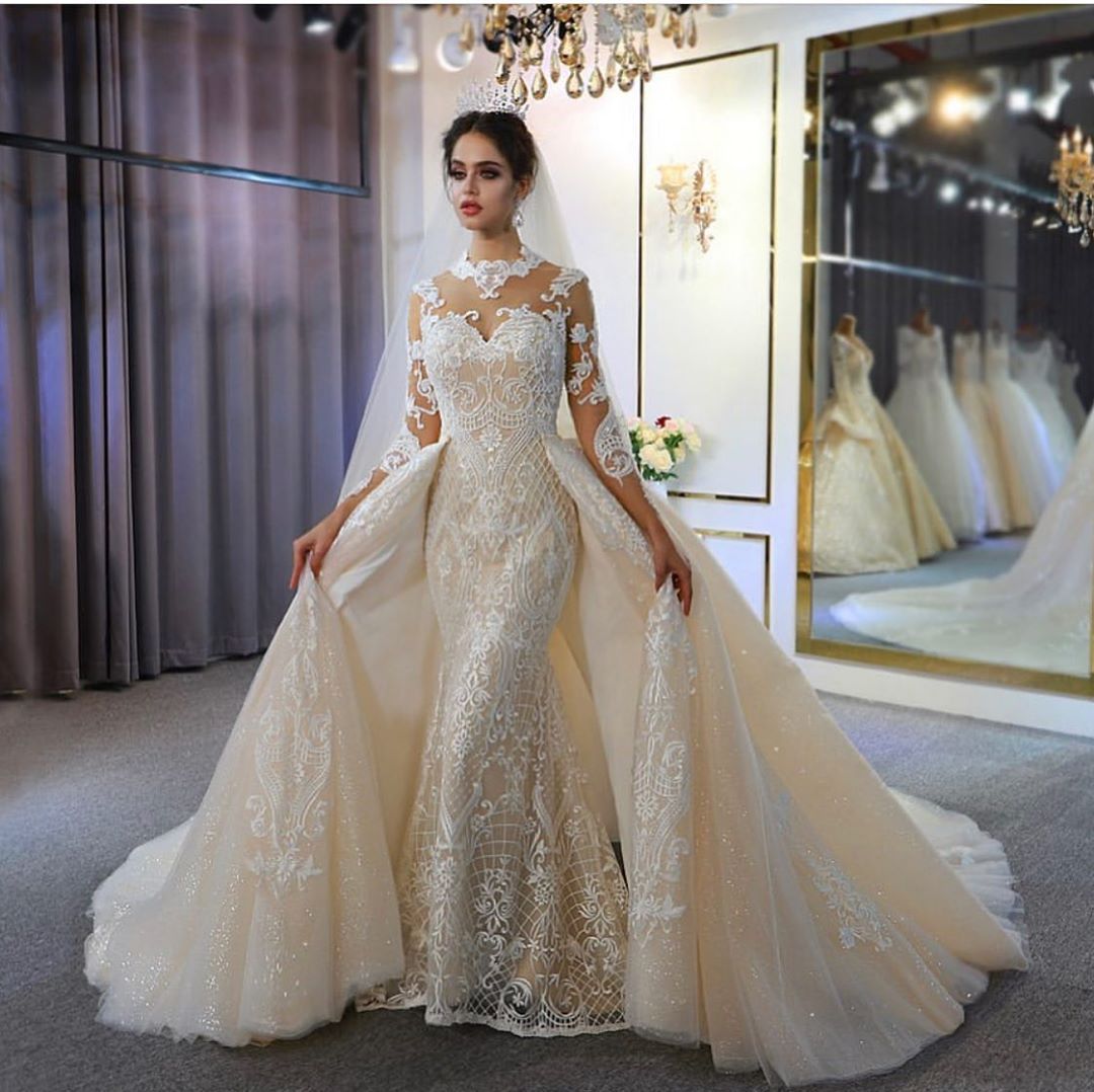 Classic Floor-Length A-Line Sweetheart Long Sleeves Wedding Dress with Appliques Lace