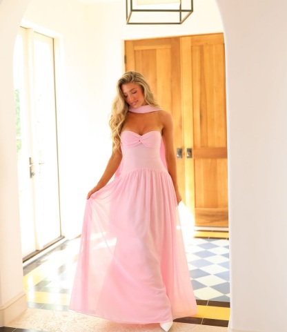 Chic Sweetheart Strapless Sleeveless Long Formal Dress With Pleated