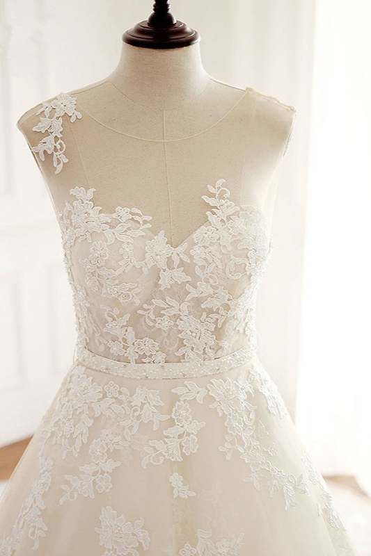 Vintage Jewel Tulle Long A-Line Wedding Dress with Appliques Lace