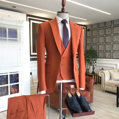 Newest Simple Peaked Lapel Business Formal Prom Suits for Guys