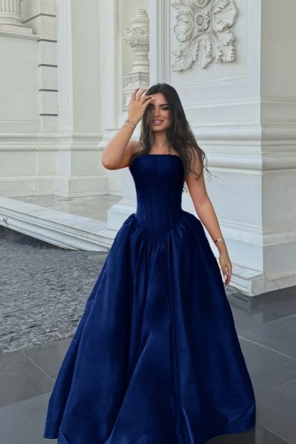 Chic Sleeveless Strapless Long A Line Formal Dress With Pleated
