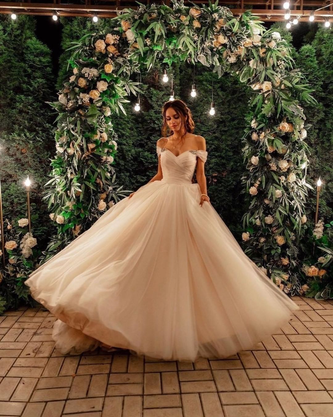 Elegant Tulle Off-the-Shoulder A-Line Long Wedding Dress with Chapel Train