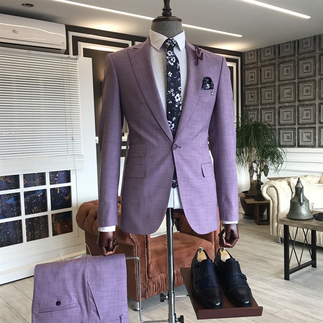 New Arrival Purple Two-Piece Party Suits for Guys with Peaked Lapel