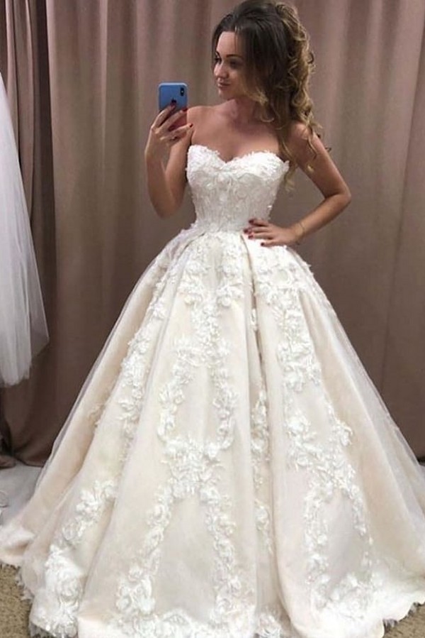 Popular Ball Gowns Long Sweetheart Wedding Dress with Lace Floral Appliques