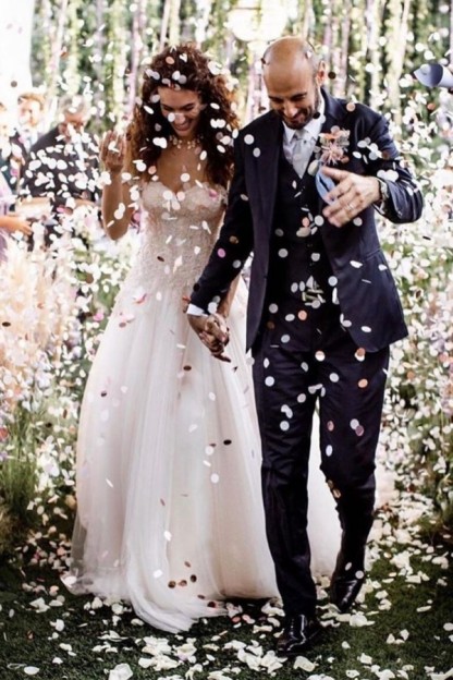 Chic A-Line Long Off-the-Shoulder Wedding Dress with Lace Tulle