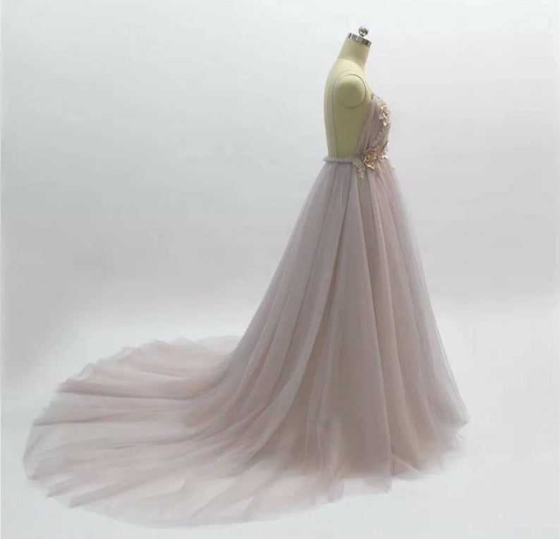 Modern V-Neck Backless A-Line Long Wedding Dress with Tulle Floral