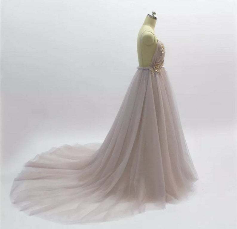 Modern V-Neck Backless A-Line Long Wedding Dress with Tulle Floral