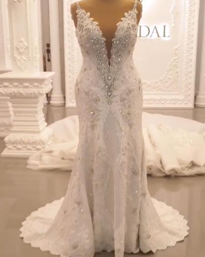 Classy Spaghetti-Straps Sweetheart A-Line Backless Wedding Dress with Appliques Lace