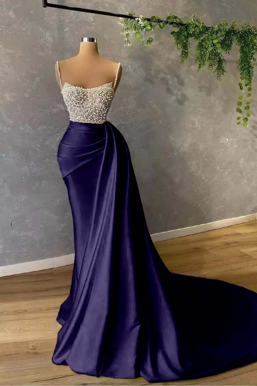 Spaghetti-Straps Elegant Pearl Mermaid Evening Dress With Sequins Pleat