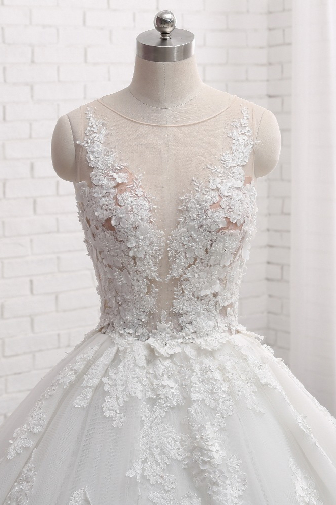 Romantic Train Long Sleeveless Tulle Wedding Dress with Appliques Lace