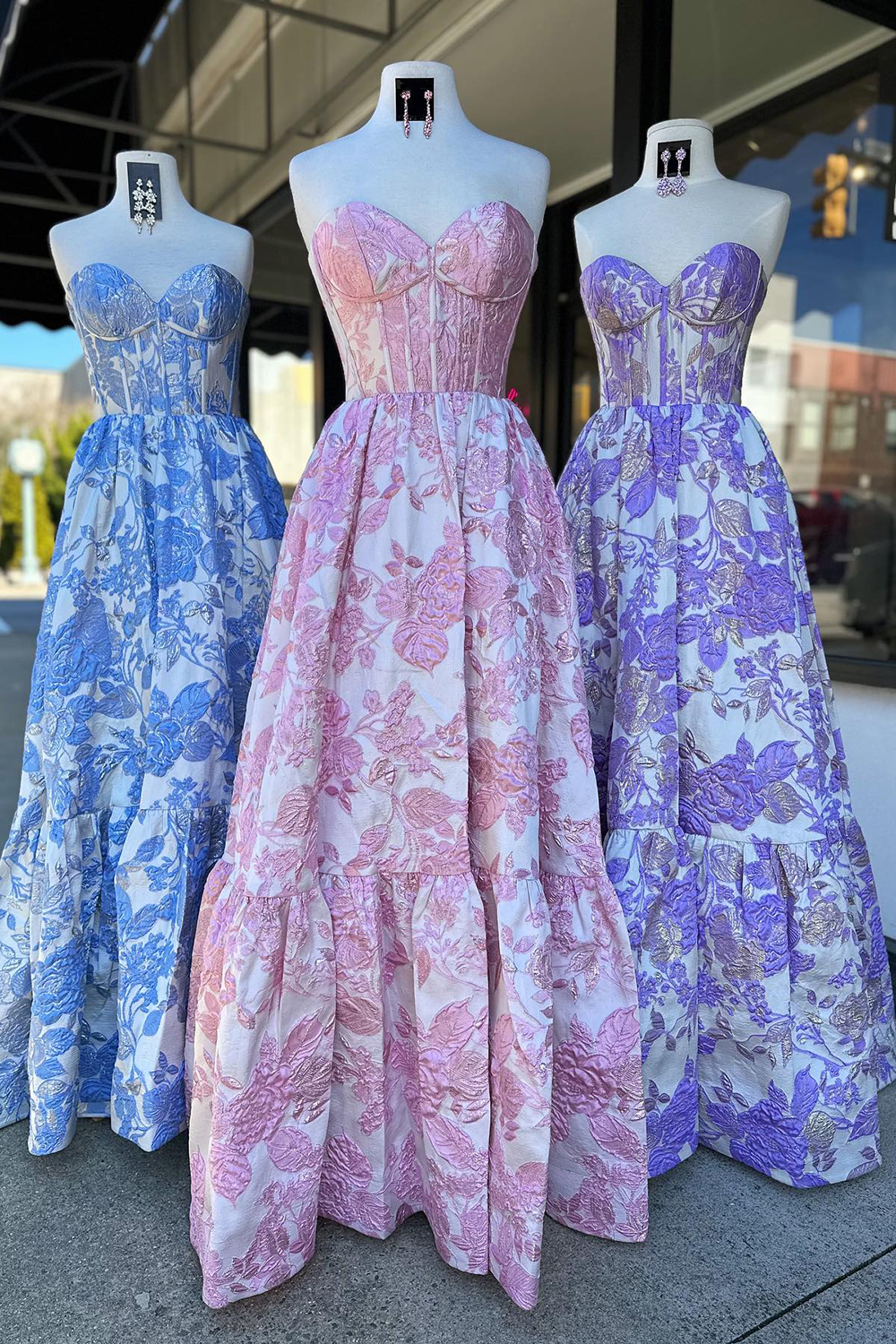 Elegant Sweetheart A-Line Corset Prom Dress in Blue Floral