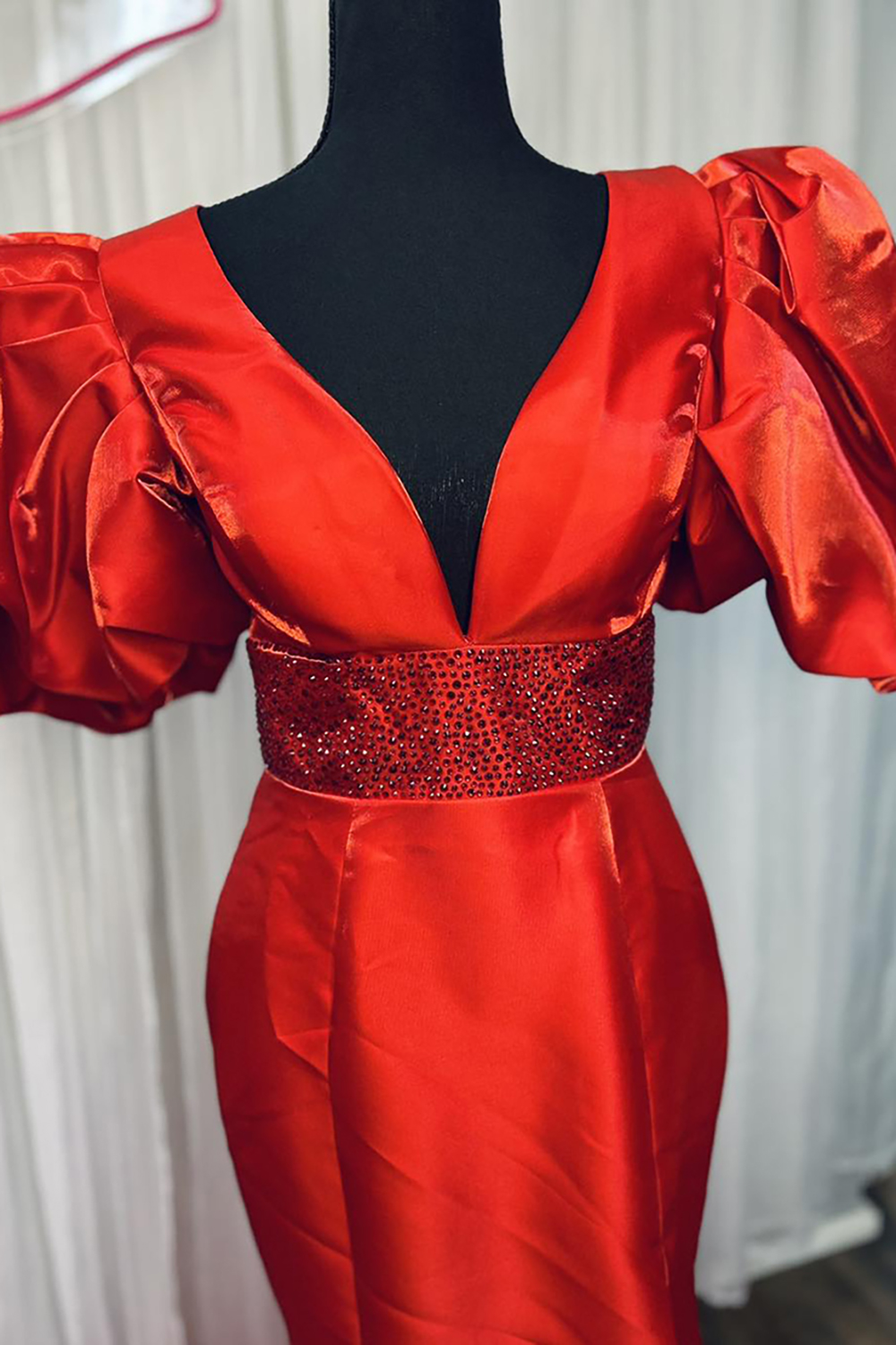 Long Red Prom Dress with V Neck Mermaid Cut Puff Sleeves and Slit