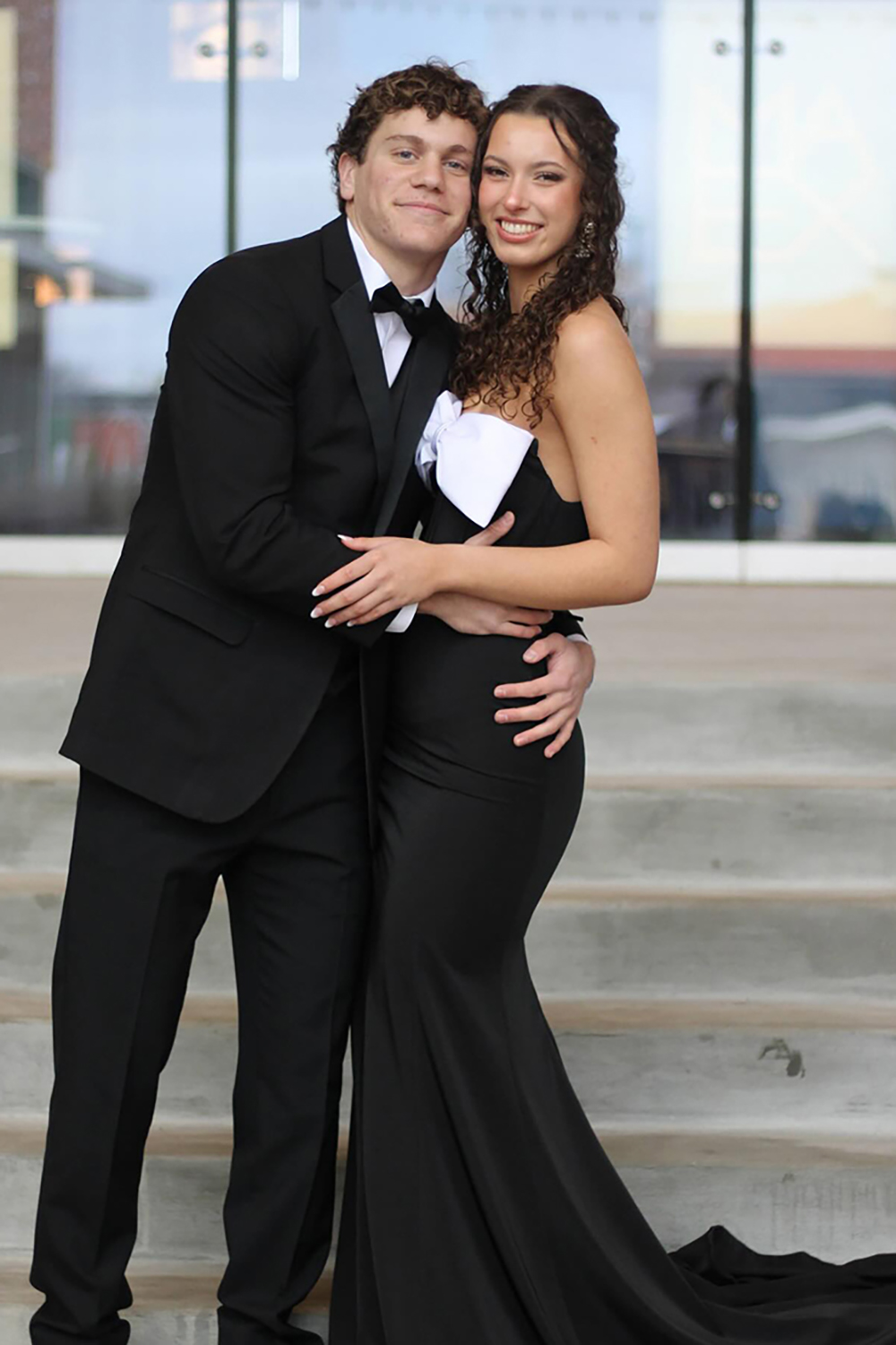 Elegant Black Strapless Mermaid Gown in Satin with Bow for Prom